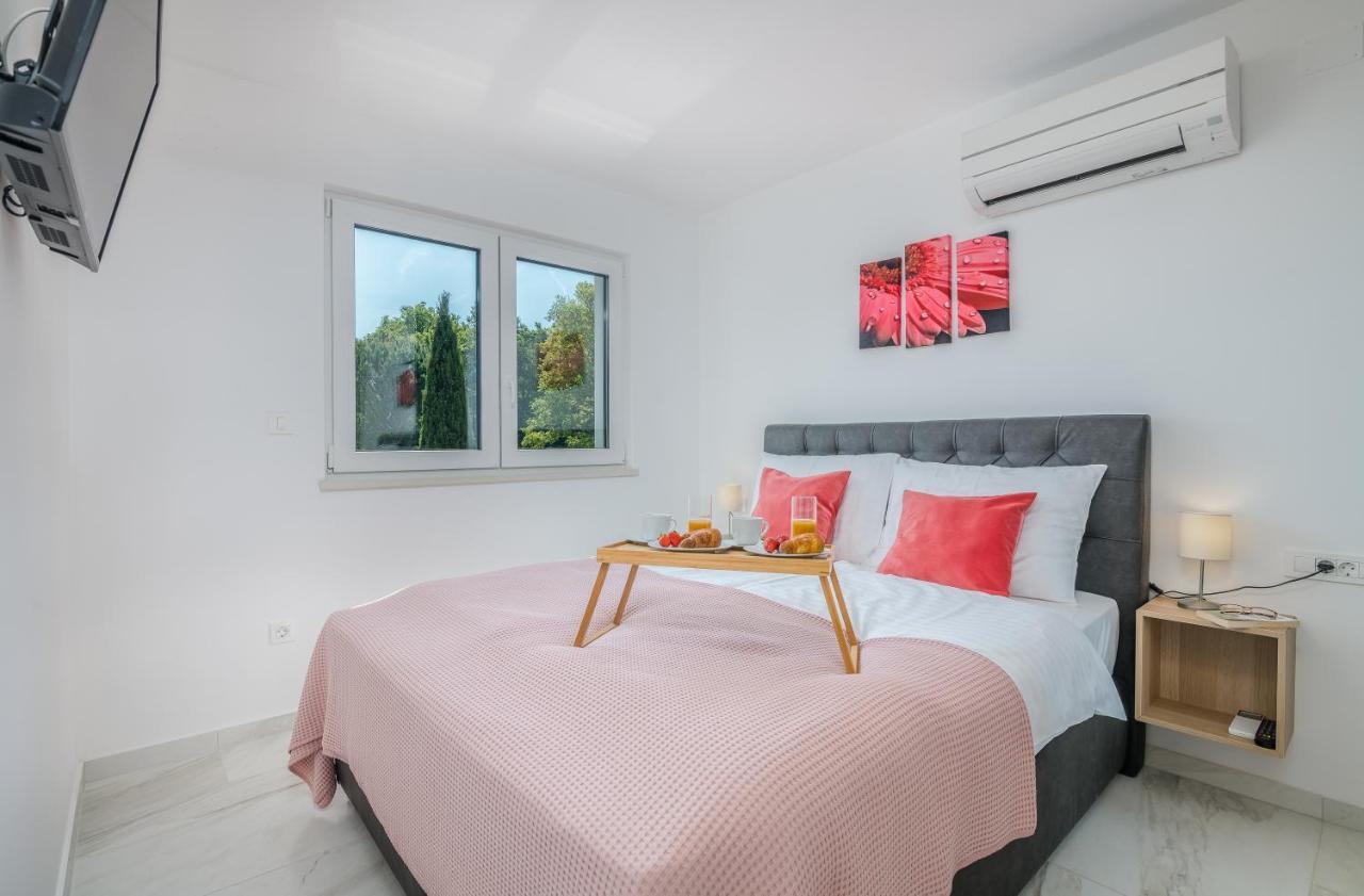 Modern Apartments Elle Malinska 반타치치 외부 사진