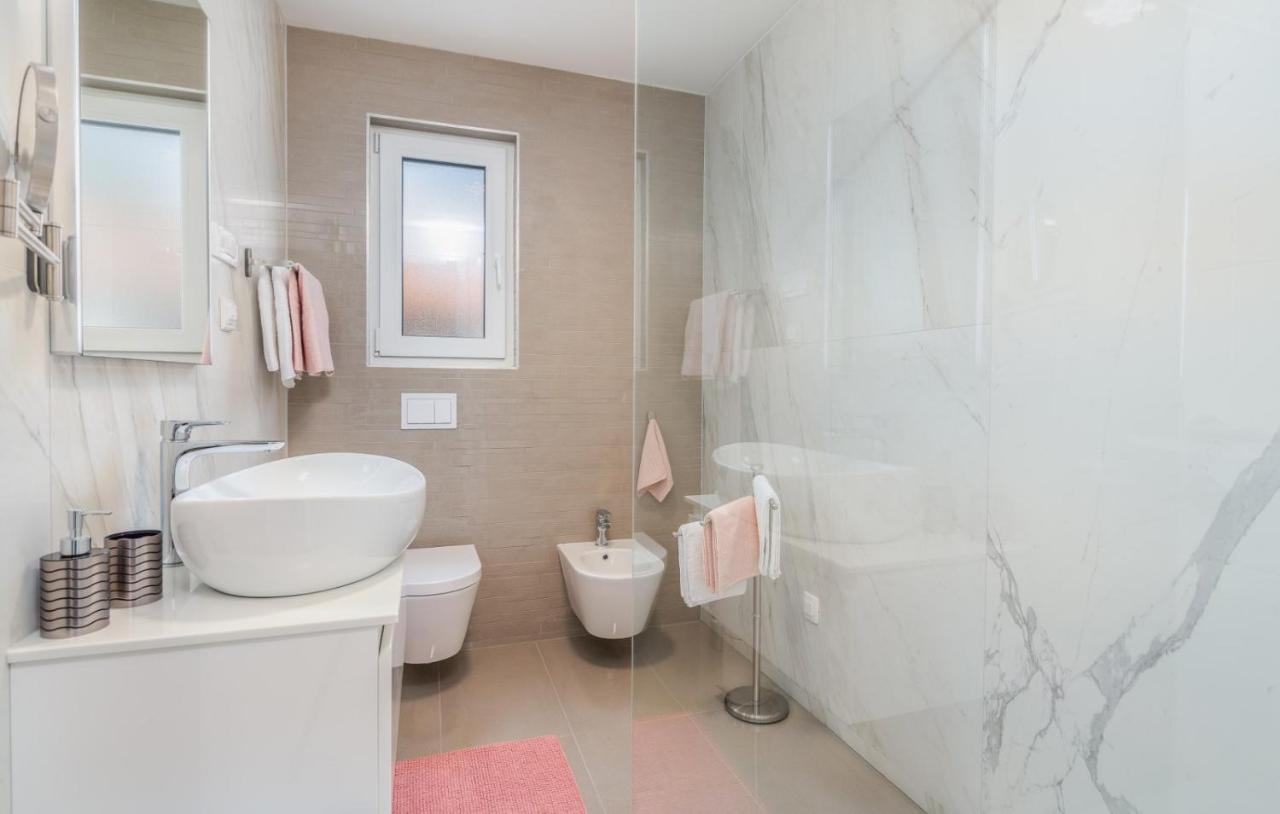 Modern Apartments Elle Malinska 반타치치 외부 사진